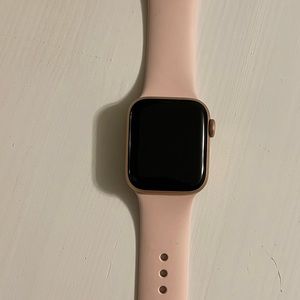 Apple Watch SE GPS, 40mm Gold Aluminum Case with Pink Sand Sport Band - Regular